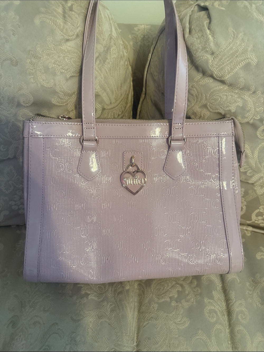 JuicyCoutureHeart Charm Patent Tote Bag in Light pink